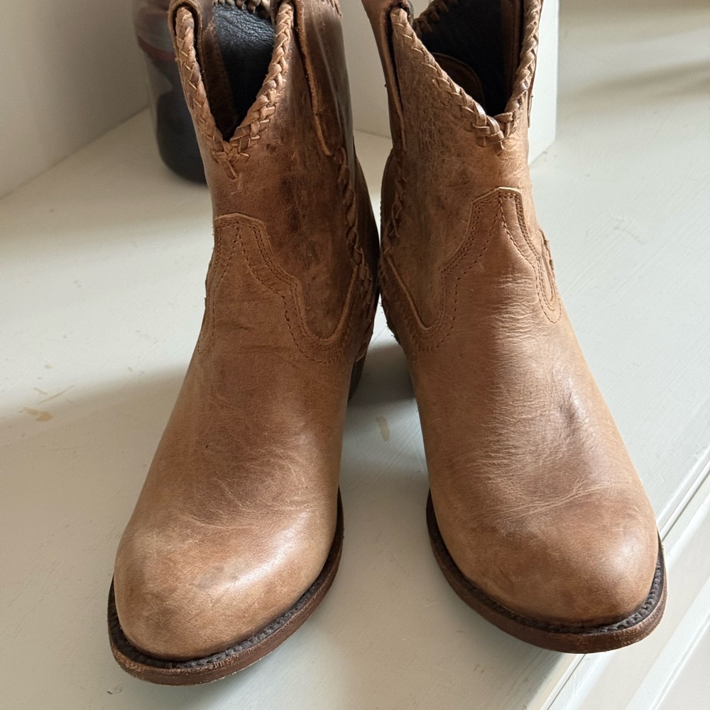 Stylish Tan Leather Ankle Booties
